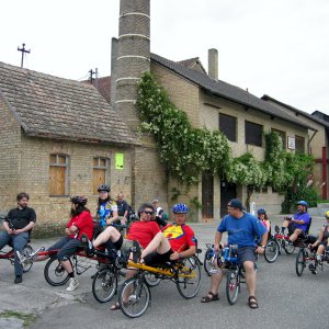 Die Jubel-Tour beim Halt an der alten Ziegelei, direkt am Rhein (2006).